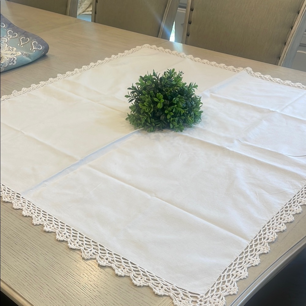 Elegant beige Martha Stewart crochet trim table cloth
